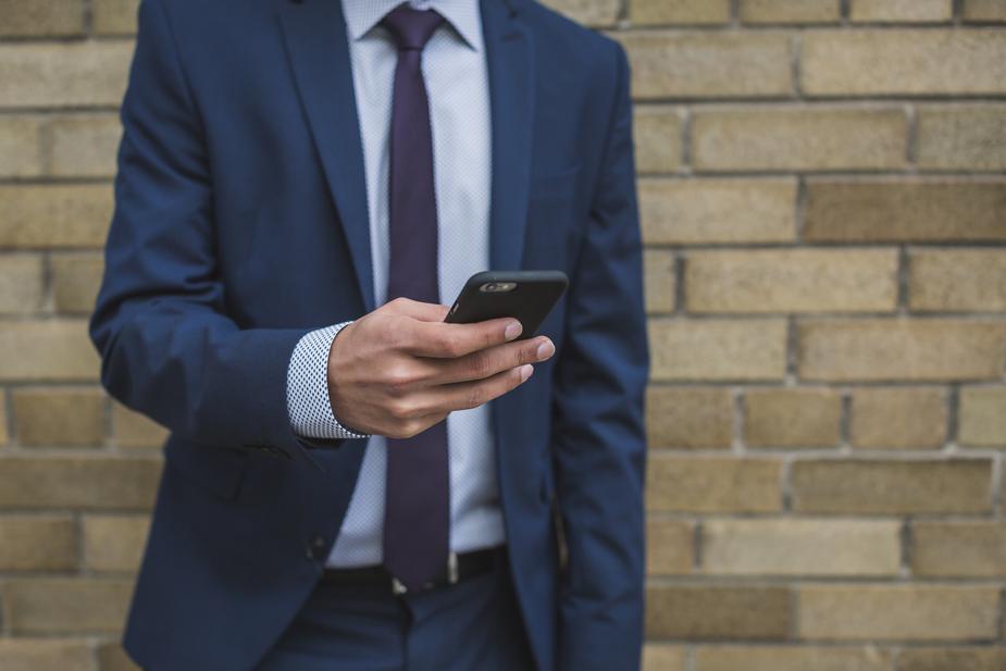 Como a economia compartilhada pode auxiliar na redução de custos em viagens corporativas