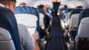 Como funcionam os voos low cost e quando valem a pena?